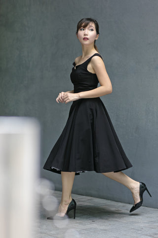 Margaret Toga Dress In Black