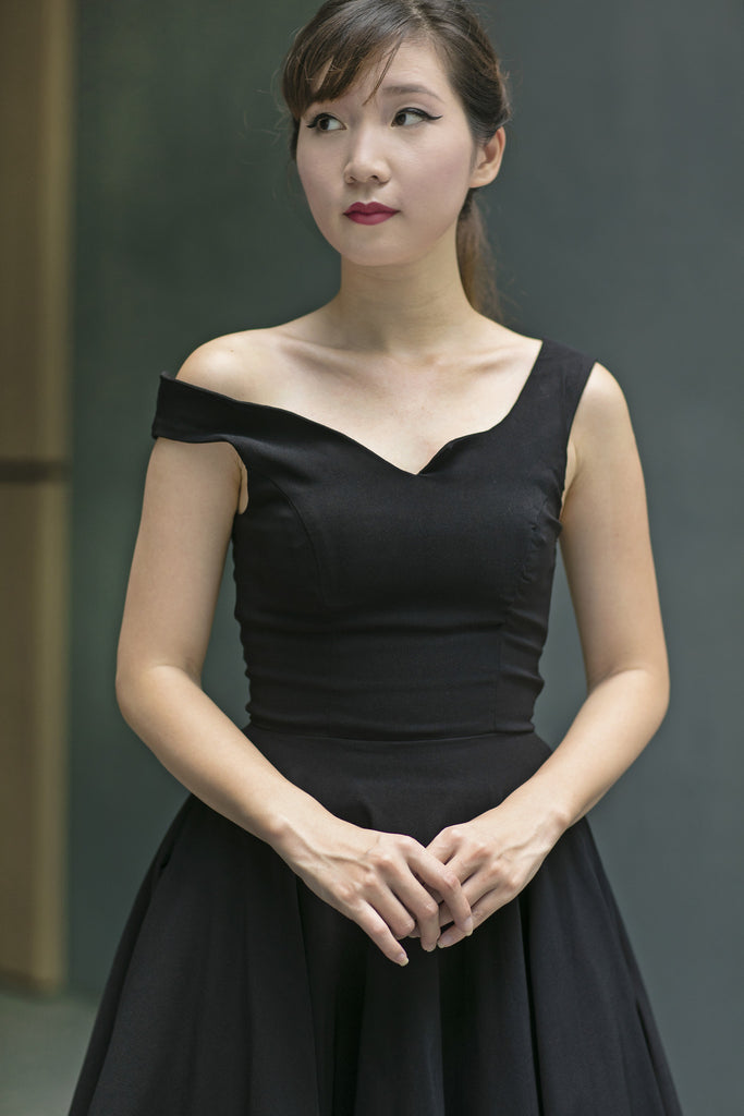 Avice Swing Dress In Black